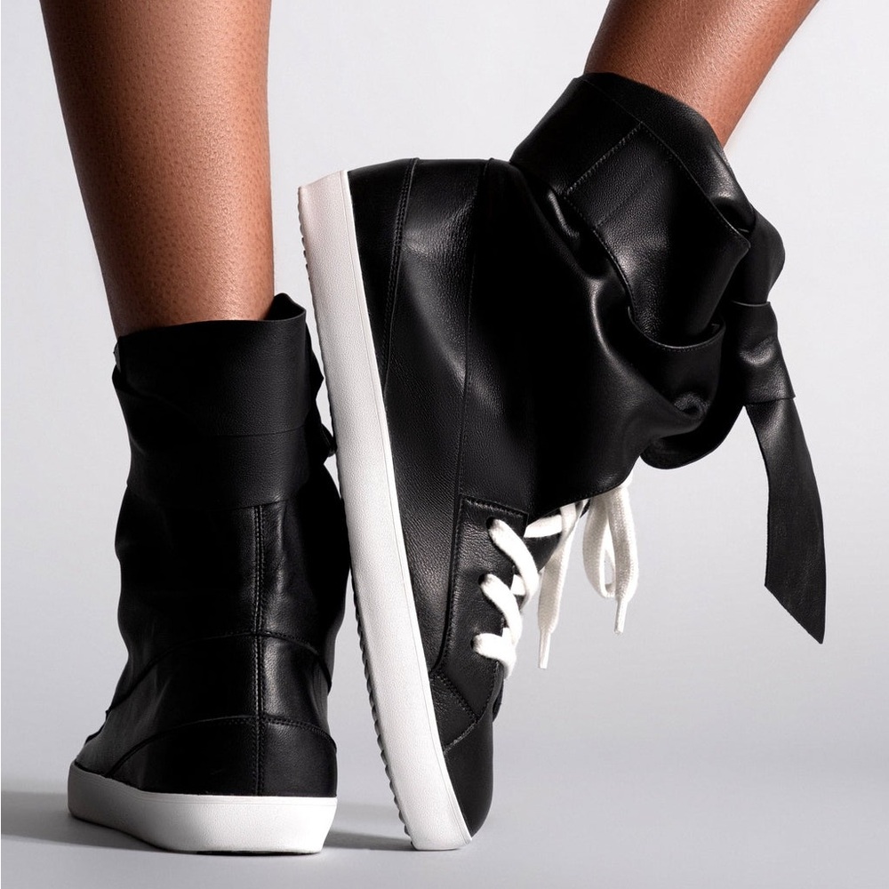 AMIRA SNEAKER Black High-Top